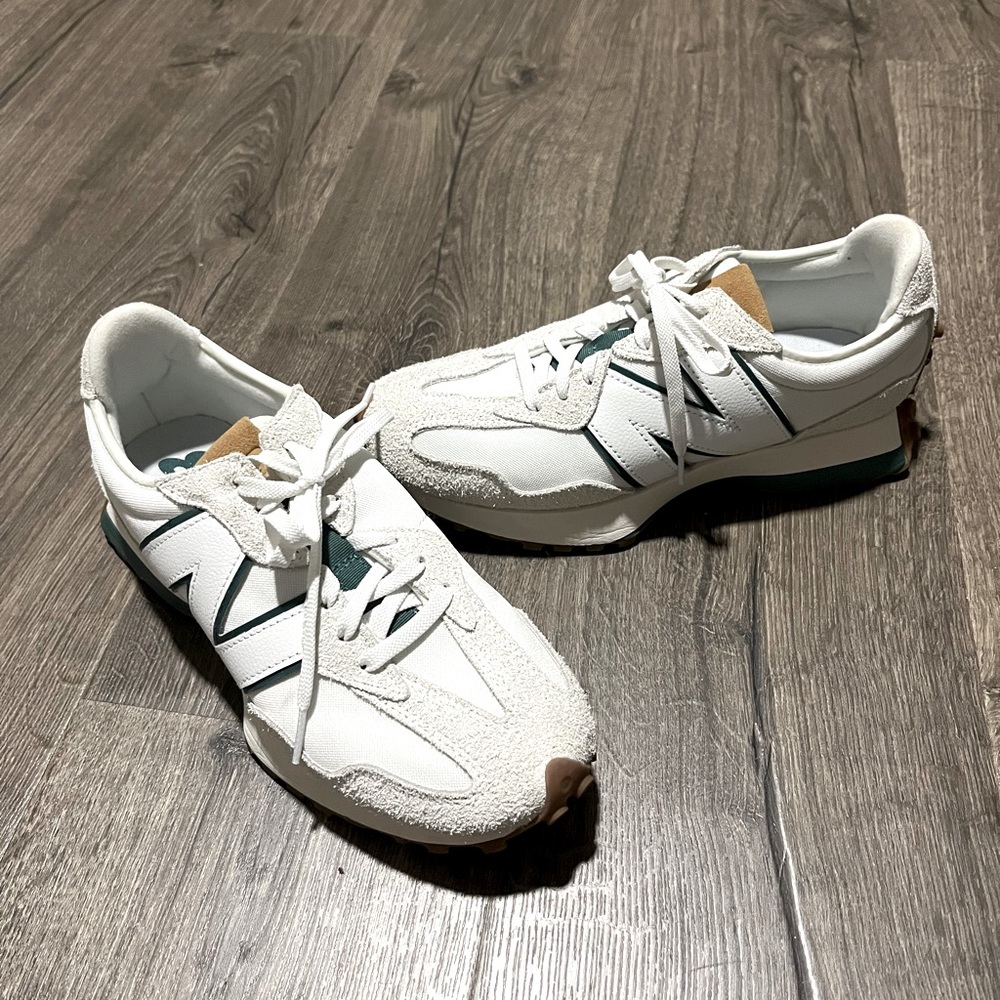 New Balance 327